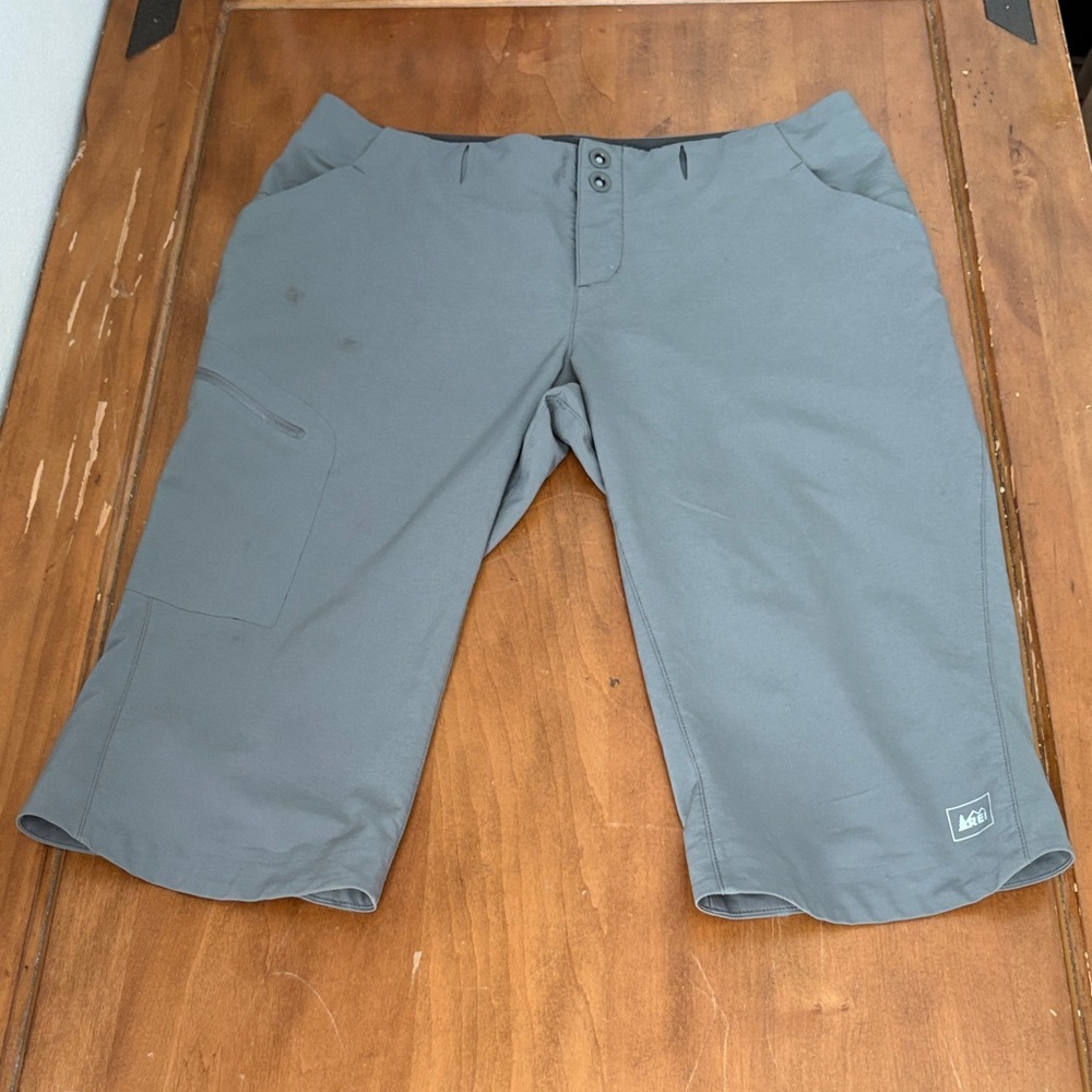 REI Gray Capri Pants Size 10